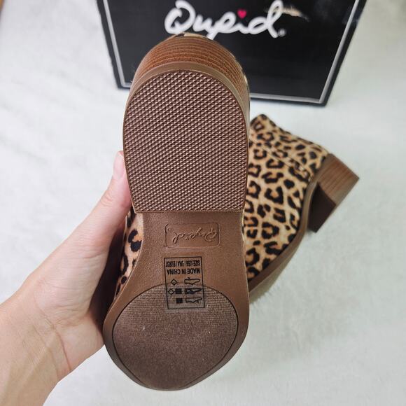 News Qupid Rager Leopard Suede Ankle Booties Size 6 Pointed Toe Block Heel - Picture 6 of 9